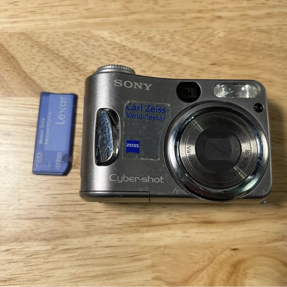 Sony Cyber-Shot DSC-S60 4.1MP Compact Digital Camera Tested Works